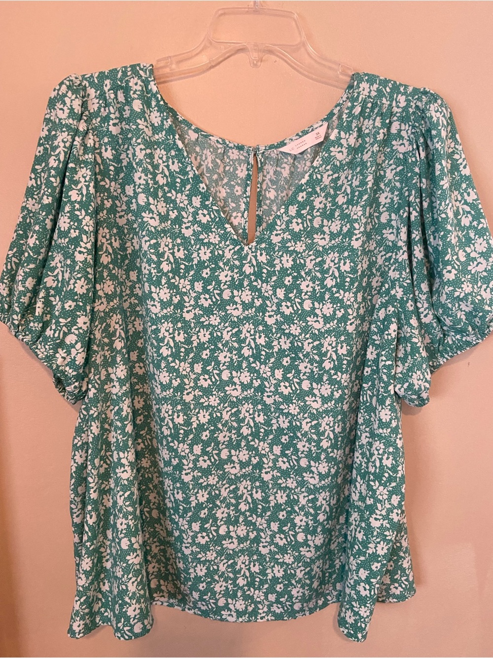 LC Lauren Conrad Green and White Floral Short Sleeve Blouse